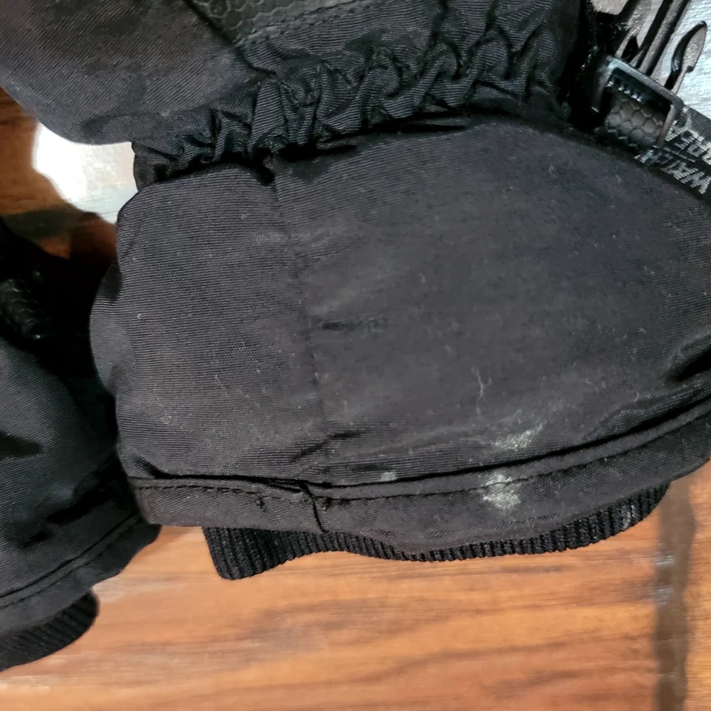 Serus gloves